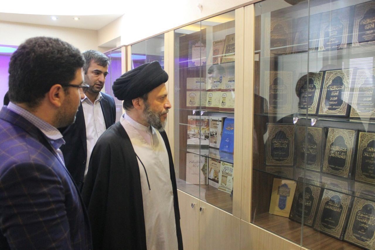 العلامة السيد رياض الحكيم يزور مركز كربلاء للدراسات والبحوث